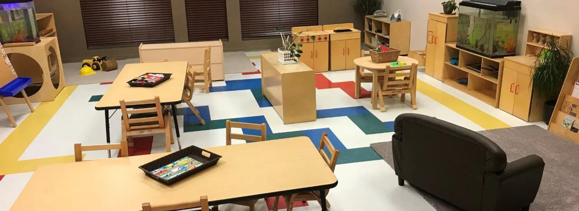 Cornerview Main room 3